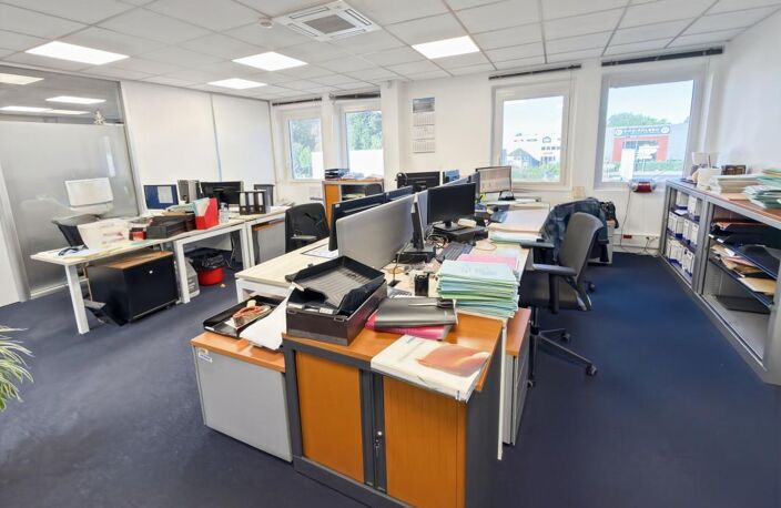 SARAN, Bureaux à louer, proche tangentielle et RD2020 — photo 2