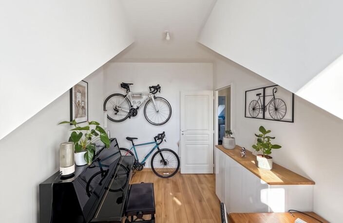 Confort, sécurité et vie à pied, lumineux avec stationnement privé proche centre ville 🔑 — photo 3
