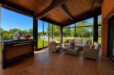 Maison 8 pièces 405600 €