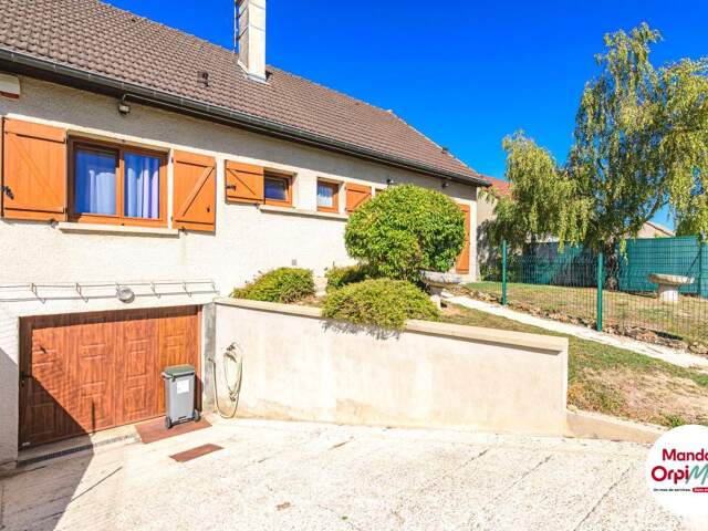 Maison de 140 m² avec confort de plain pied, jardin, sous sol, cave et garage — photo du bien