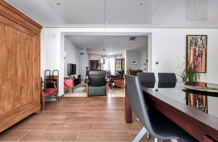 Maison à vendre ORSAY (91), beaux volumes, 5 chambres, ouverture sur jardin, terrain 1000 m2 — photo 3