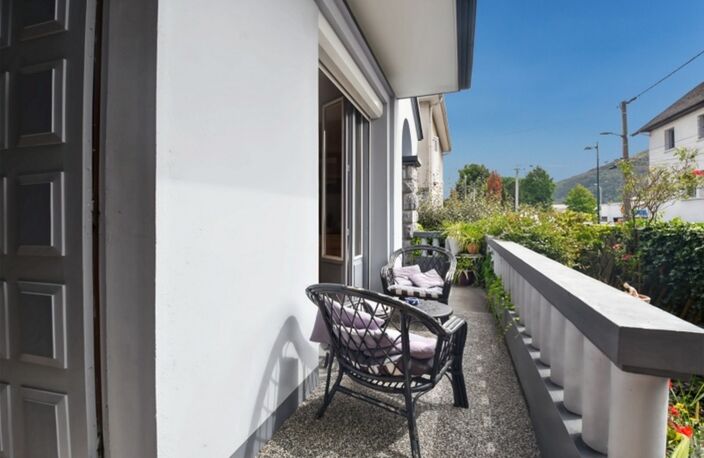 LOURDES (65),belle maison familiale d'environ 203 m2 avec 4 chambres et jardin ! — photo 4