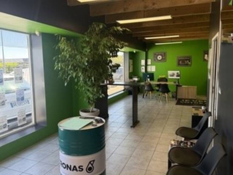 #   GARAGE AUTOMOBILE – VENTE DE VÉHICULES D’OCCASION — photo 1