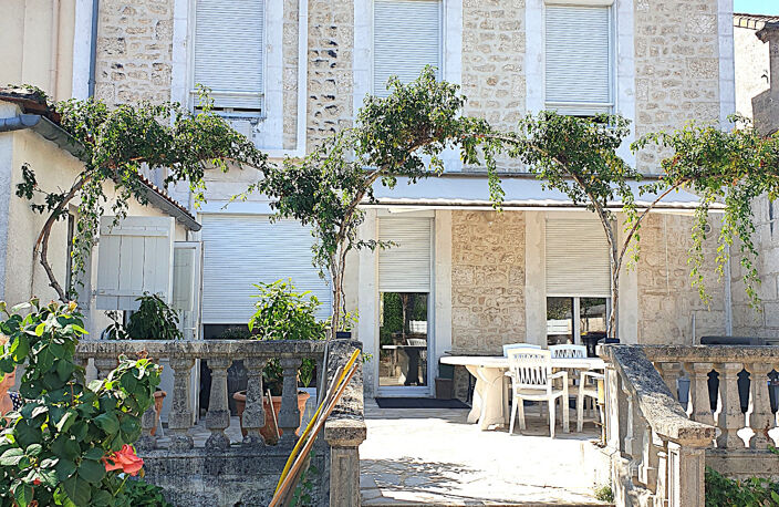Maison à vendre 7 pièces ANGOULEME (16) Cartier L'HOUMEAU 4 chambre + garage + terrain — photo 2