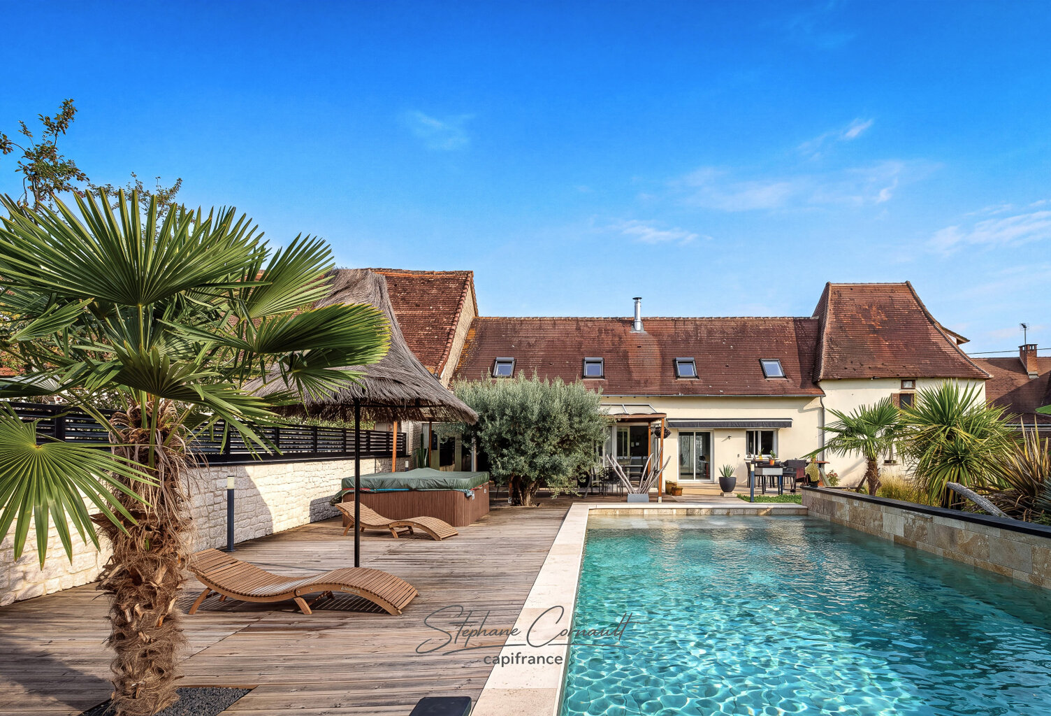 Maison de 185m² avec piscine — photo 1