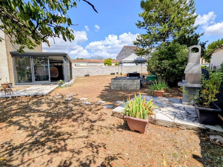 CHÂTEAUBERNARD – MAISON FAMILIALE DE 174 M² – 5 CHAMBRES – TERRAIN 950 M² – VÉRANDA CHAUFFÉE – DPE C — photo 1