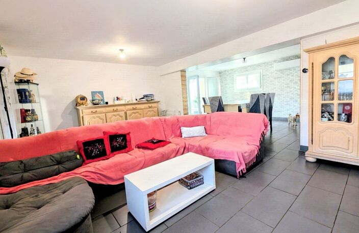 CHÂTEAUBERNARD – MAISON FAMILIALE DE 174 M² – 5 CHAMBRES – TERRAIN 950 M² – VÉRANDA CHAUFFÉE – DPE C — photo 5
