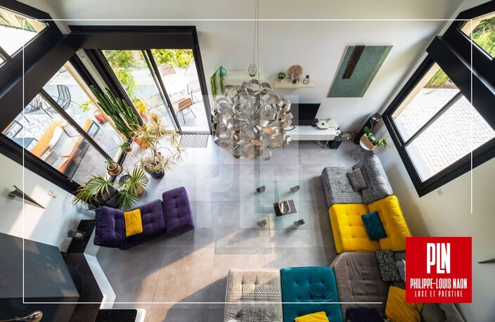 MAISON D'ARCHITECTE DE 5 CHAMBRES AVEC GRANDS VOLUMES ET JARDIN EXOTIQUE — photo 3