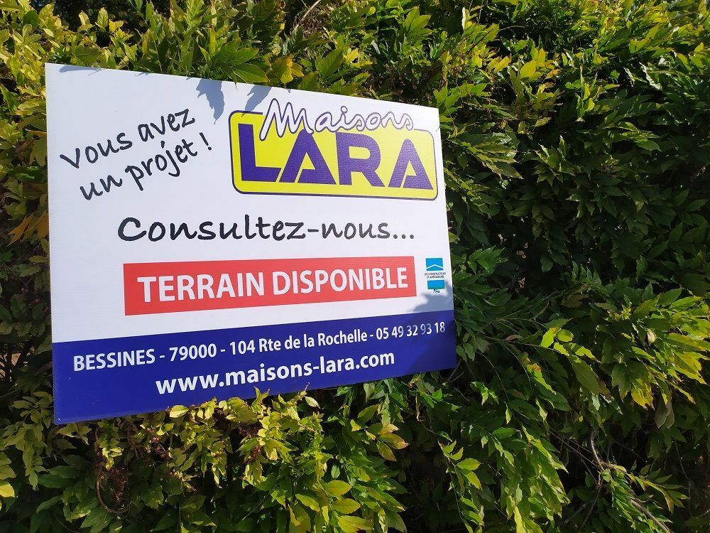 Terrain à bâtir de 415 m² à BESSINES (79)