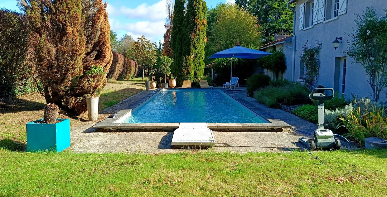Propriété de caractère à vendre 8 pièces — photo 1