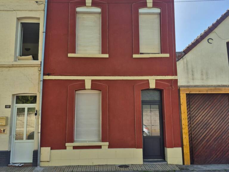 **ABBEVILLE – 3 CHAMBRES DONT UNE AU REZ-DE-CHAUSSÉE – DPE D – 124 000 €** — photo 1