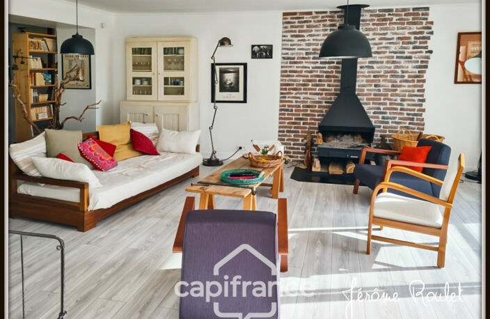 Maison en pierre familiale – 220 m² – 4 chambres – terrain de plus de 4 000 m² – Maisonneuve (86170) — photo 2