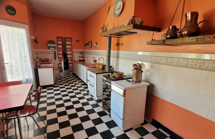 Maison avec fort potentiel + local commercial au centre de Bords — photo 5
