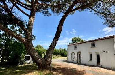 Longère offrant 4/5 chambres - MONTAIGU VENDEE (85) — photo du bien
