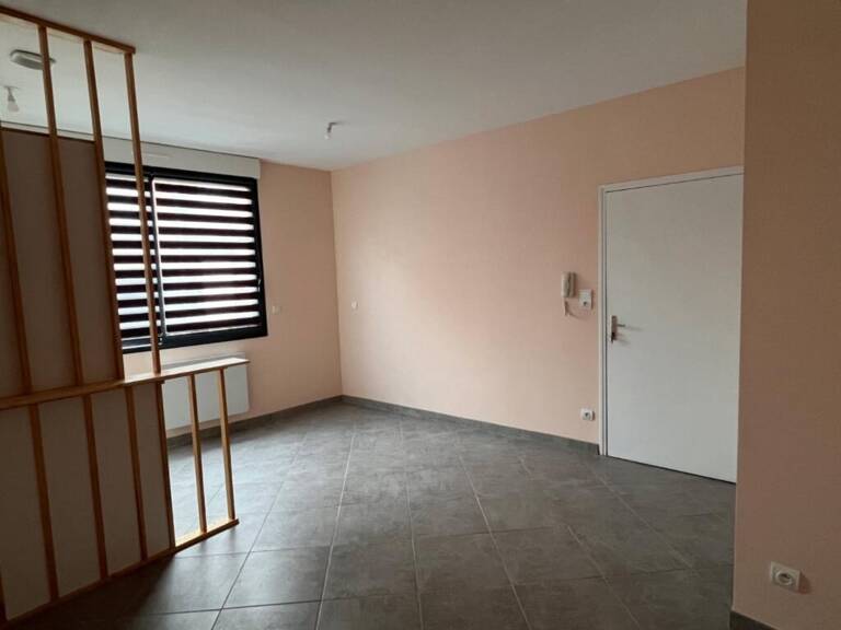   À LOUER – LOCAL PROFESSIONNEL DE 44 M² – HAZEBROUCK(59) — photo 1