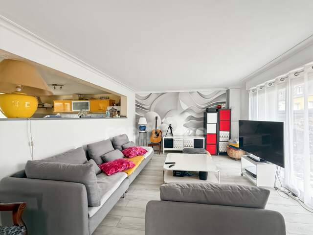 LE RELECQ-KERHUON – À DEUX PAS DE LA MER, UNE MAISON FAMILIALE AUX BEAUX VOLUMES — photo du bien