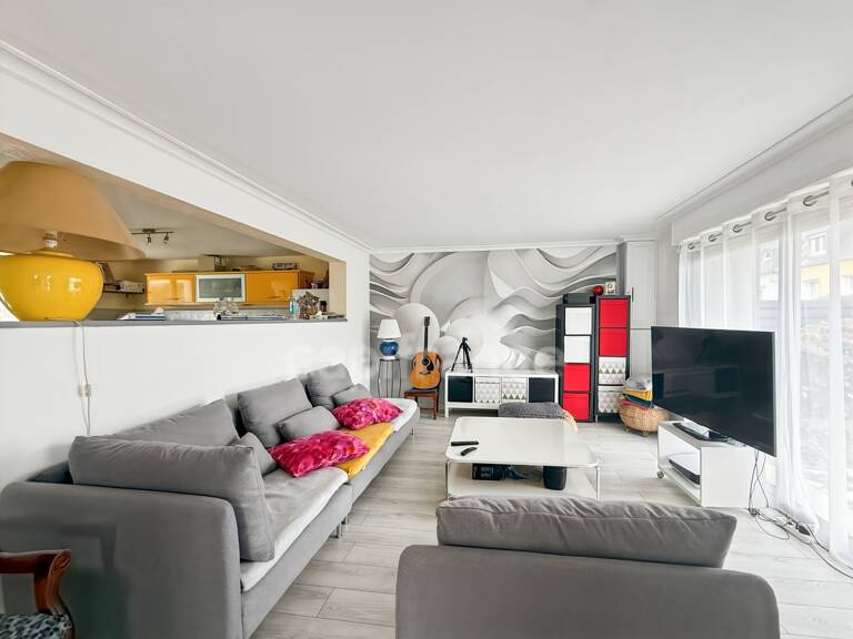 LE RELECQ-KERHUON – À DEUX PAS DE LA MER, UNE MAISON FAMILIALE AUX BEAUX VOLUMES — photo 1