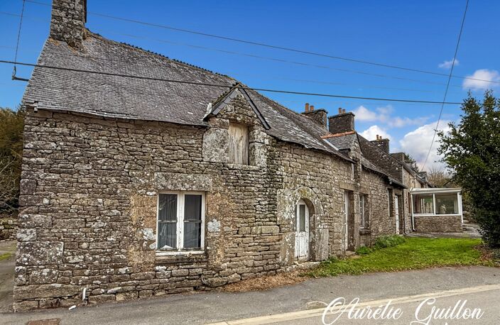 EN EXCLUSIVITÉ – Ensemble de bâtisses en pierre à rénover à Buléon — photo 2