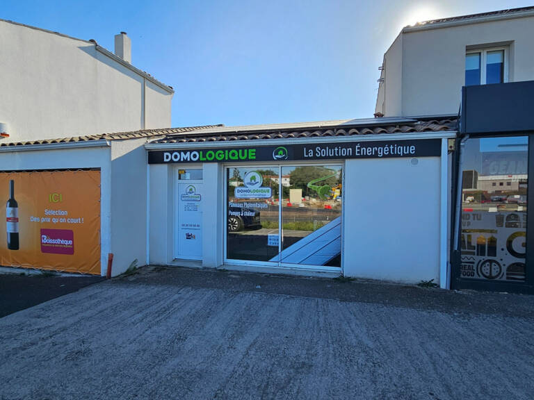Local/bureau à louer proche de LA ROCHELLE / LAGORD (17), SANS DROIT d'ENTREE, TOUTES ACTIVITES COMMERCIALES BUREAUX SHOWROOM, 2 PLACES PARKING — photo 1