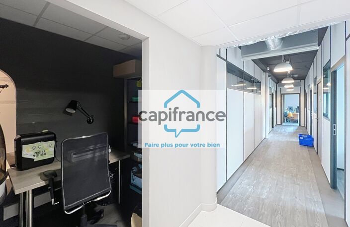 Bureau à vendre CHAMBERY (73) - bureaux 393 m² avec 8 parking privés couverts — photo 5