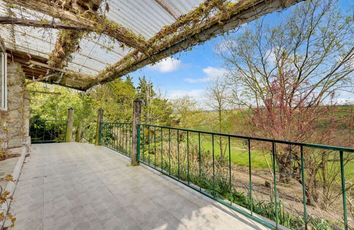 Corps de ferme de 145 m² avec plus de 350 m² de dépendances en pierre à valoriser sur terrain de 6400 m² — photo 2