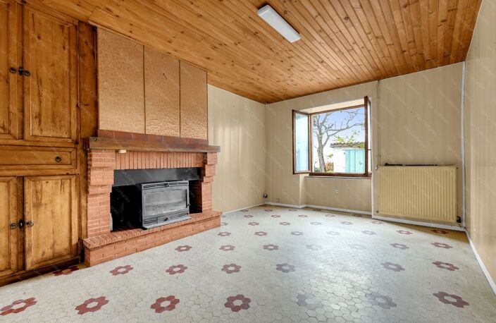 Corps de ferme de 145 m² avec plus de 350 m² de dépendances en pierre à valoriser sur terrain de 6400 m² — photo 5