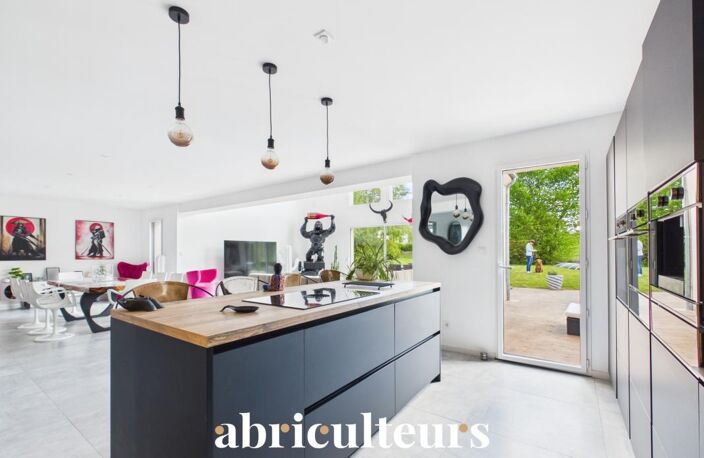 Maison d’architecte de plain-pied récente avec vue panoramique sur la nature environnante en vente à Vaugrigneuse (91640) — photo 2