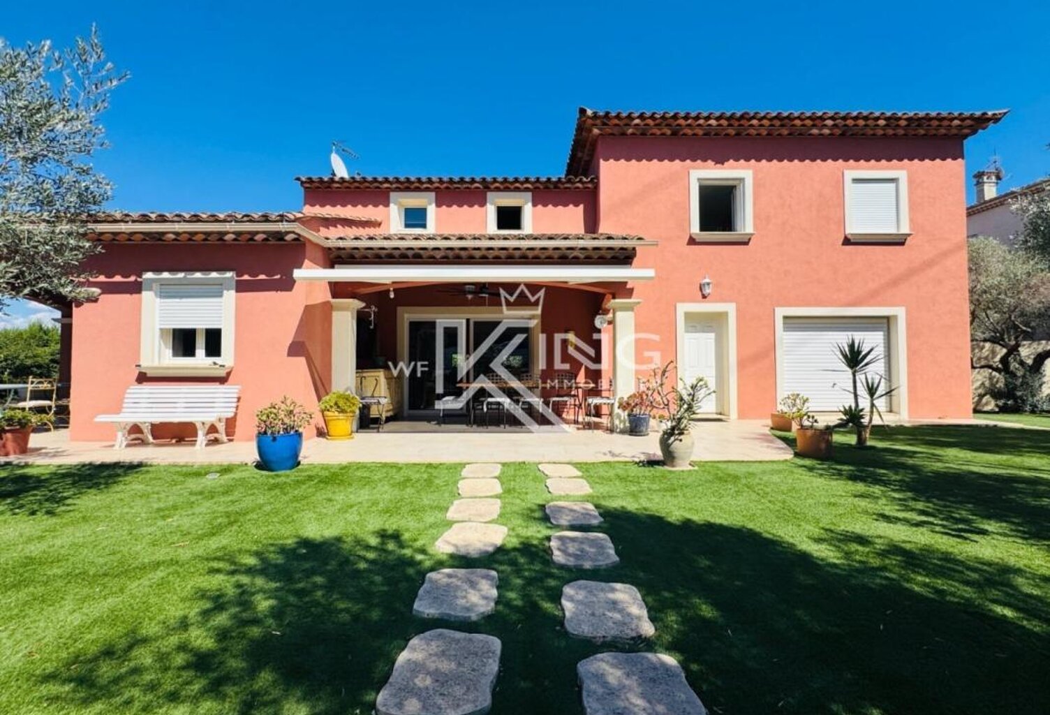 VILLA AVEC PISCINE A PUGET/ARGENS — photo 1