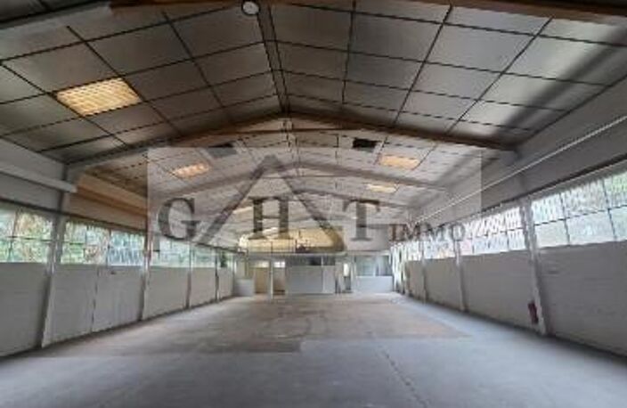 ENTREPÔT DE 392 M² À LOUER À NOISY-LE-SEC — photo 2