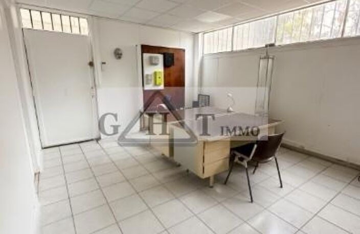 ENTREPÔT DE 392 M² À LOUER À NOISY-LE-SEC — photo 3