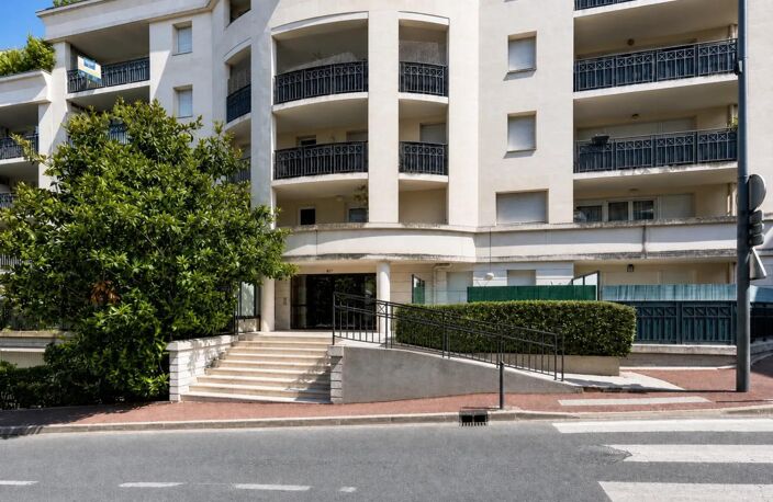 CHÂTILLON – quartier Brossolette – Vieux Bourg – Malraux – 2 PIÈCES DE 45,92 M² AVEC BALCON, PARKING ET ASCENSEUR — photo 5
