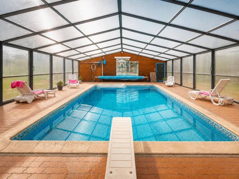 Maison de 9 pièces de 303m² à Guilly — photo 1