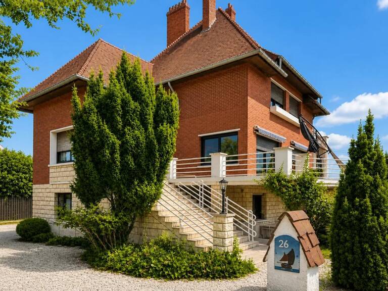 Maison de 9 pièces de 303m² à Guilly — photo 1