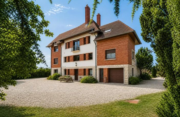 Maison de 9 pièces de 303m² à Guilly — photo 2