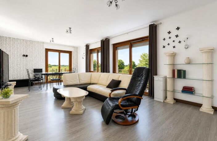 Maison de 9 pièces de 303m² à Guilly — photo 4