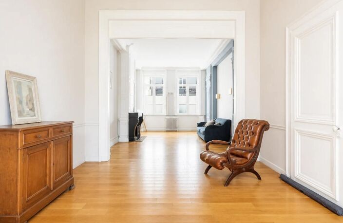 ROUBAIX – MAISON DE CARACTÈRE – ENV. 290 M² – 7 CHAMBRES – JARDIN DE PLUS DE 500 M² — photo 4