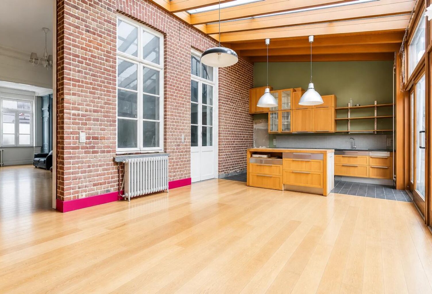 ROUBAIX – MAISON DE CARACTÈRE – ENV. 290 M² – 7 CHAMBRES – JARDIN DE PLUS DE 500 M² — photo 1