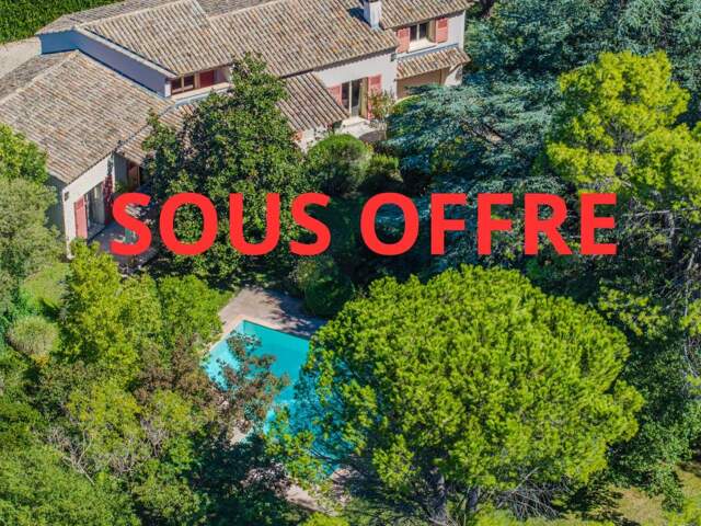 Belle propriété familiale aux prestations de qualité avec piscine et tennis à Sorgues — photo du bien