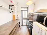 Appartement À Vendre T2 proche remparts avec terrasse et cave — photo 4