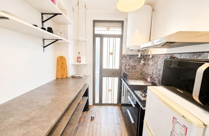 Appartement À Vendre T2 proche remparts avec terrasse et cave — photo 4