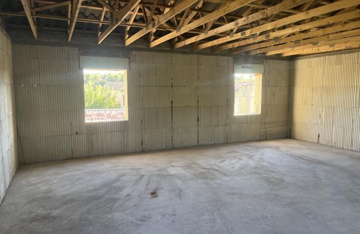 Maison à terminer hors d'eau - À Vendre — photo 4