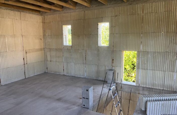 Maison à terminer hors d'eau - À Vendre — photo 5