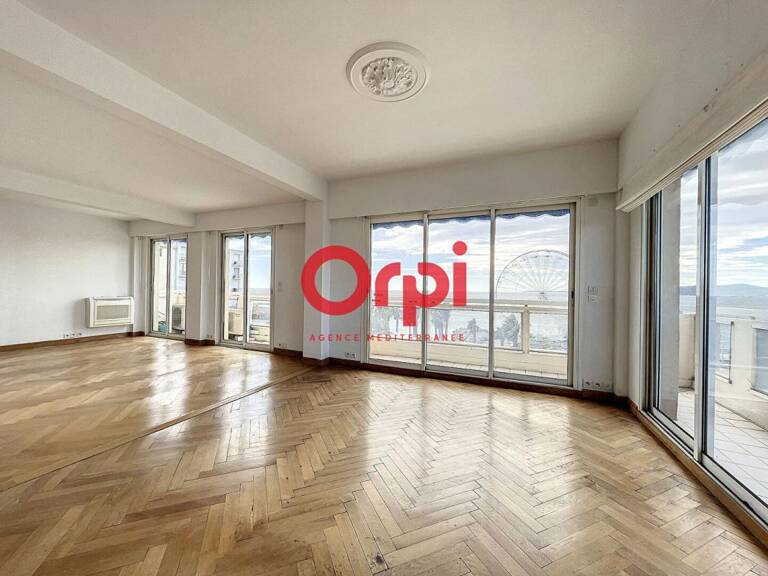 Appartement Saint Raphael  Front de mer 3 pièce(s) 114 m2 — photo 1