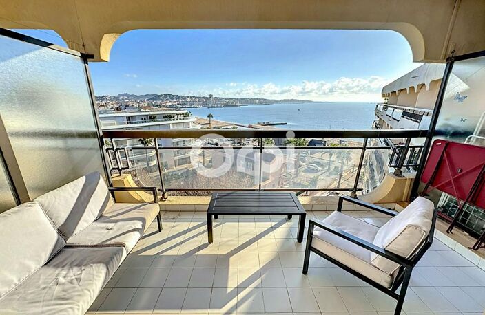Appartement À Vendre 2 pièces 40 m2 dernier étage rénové vue mer — photo 2