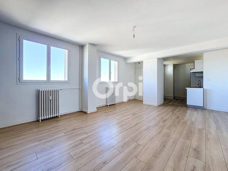 EXCLUSIVITÉ – BEL APPARTEMENT T5 LUMINEUX AU CŒUR DE LIMOGES — photo 1