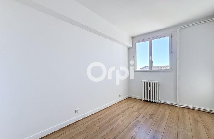 EXCLUSIVITÉ – BEL APPARTEMENT T5 LUMINEUX AU CŒUR DE LIMOGES — photo 4