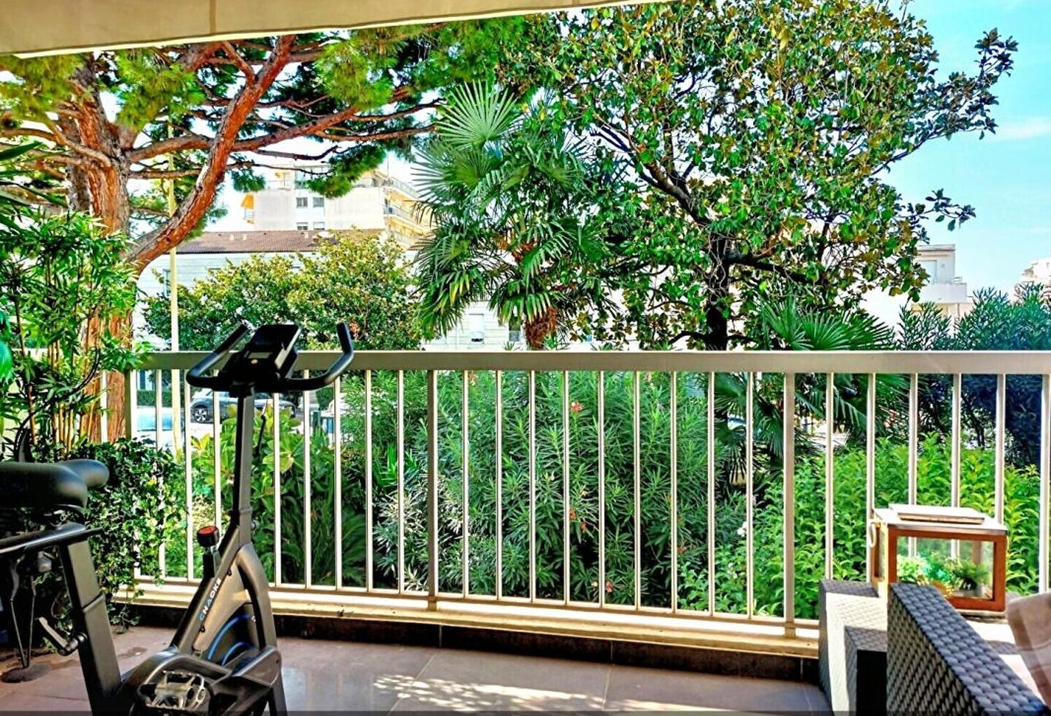 CANNES "Bas Californie", très beau 3P traversant — photo 1