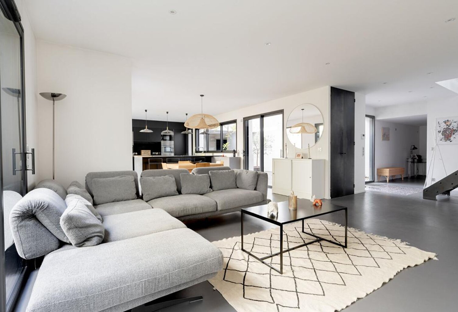 Bordeaux appartement Rare sur le marché avec 2 box : un lieu de vie unique, entre pierres d'histoire et art de vivre contemporain — photo 1
