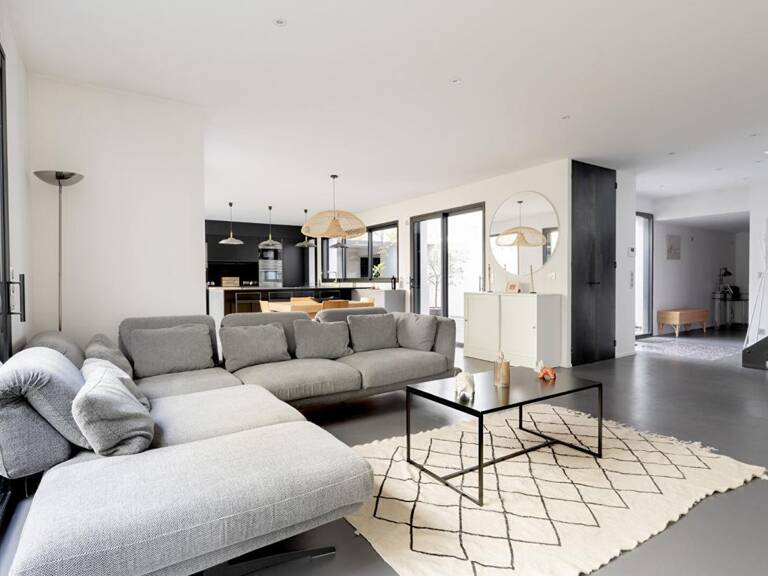 Bordeaux appartement Rare sur le marché avec 2 box : un lieu de vie unique, entre pierres d'histoire et art de vivre contemporain — photo 1
