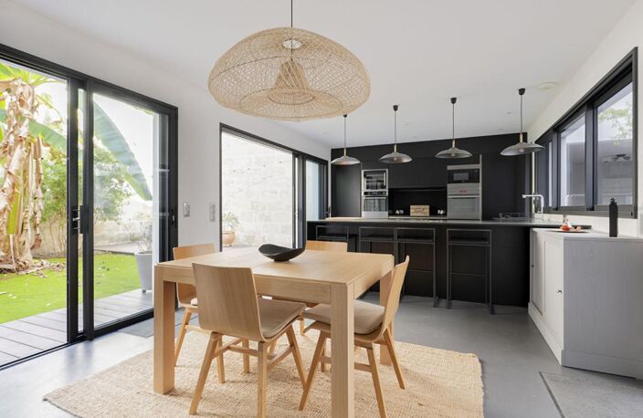 Bordeaux appartement Rare sur le marché avec 2 box : un lieu de vie unique, entre pierres d'histoire et art de vivre contemporain — photo 2